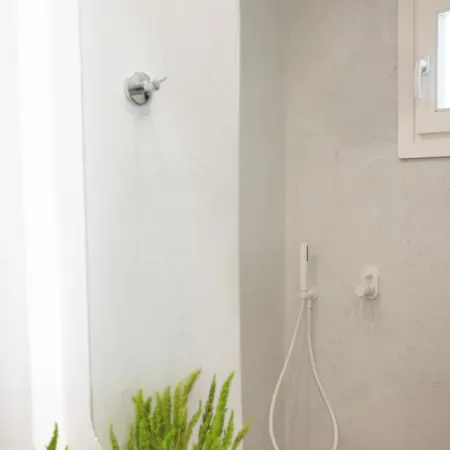 Agia Anna Living 公寓 *