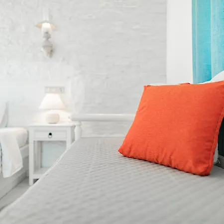 Apartment Agia Anna Living