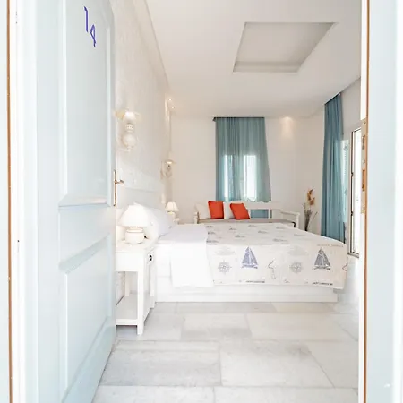 Apartment Agia Anna Living