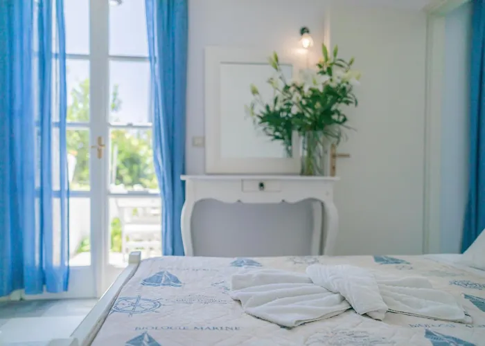 Daire Agia Anna Living *